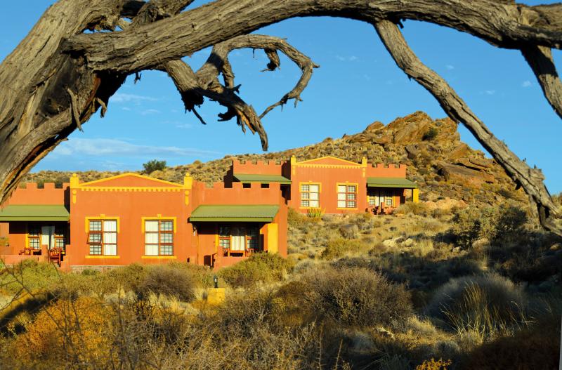 Namibia, Aus, Desert Horse Inn, Außenansicht