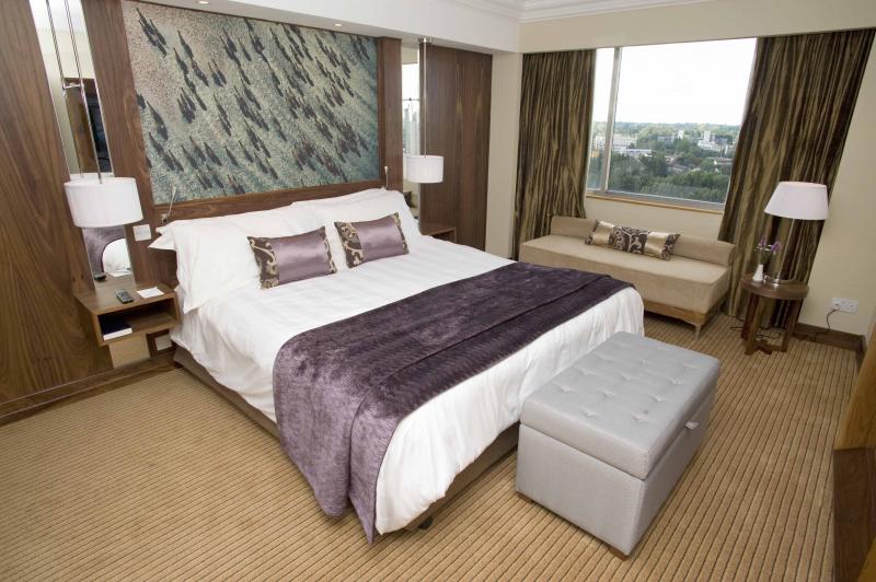 Simbabwe, Harare, Crown Plaza Monomatapa, Zimmerbeispiel