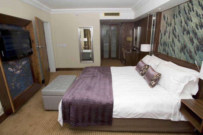 Simbabwe, Harare, Crown Plaza Monomatapa, Zimmerbeispiel