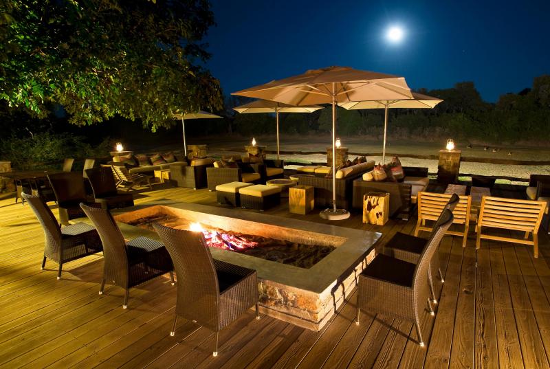 Sambia, South Luangwa Nationalpark, Mfuwe Lodge, Terrasse