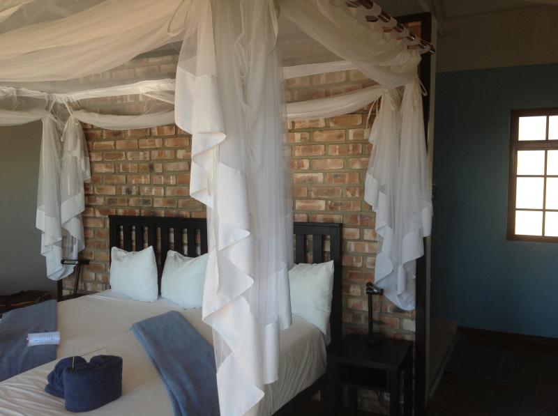 Namibia, Zentraler Etosha Nationalpark, Etosha Safari Lodge, Zimmerbeispiel