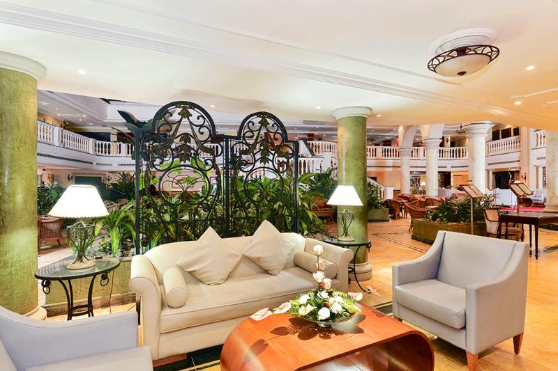Karibik, Kuba, Havanna, Iberostar Parque Central, Lobby