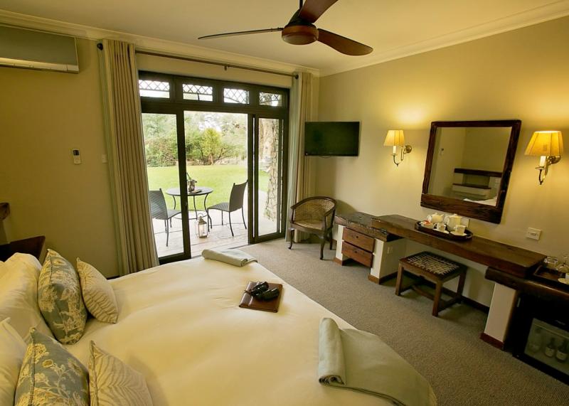 Simbabwe, Victoria Falls, Ilala Lodge, Standardzimmer