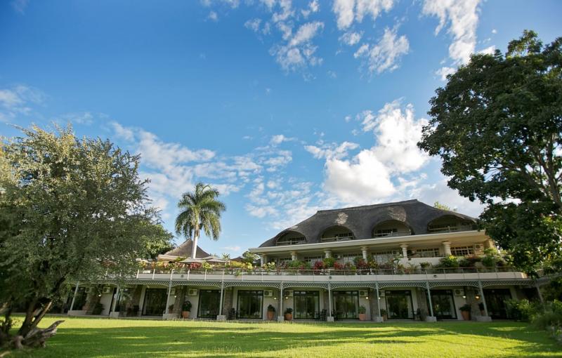 Simbabwe, Victoria Falls, Ilala Lodge, Hauptgebäude