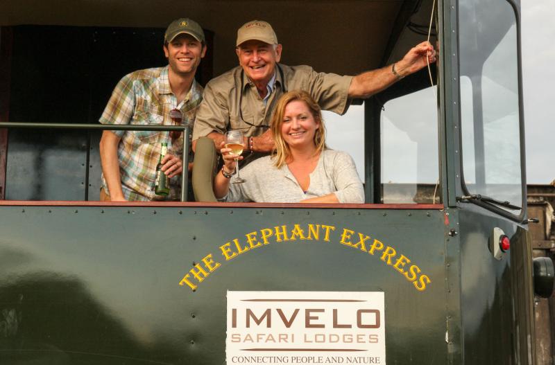 Simbabwe, Hwange Nationalpark, Elephant Express