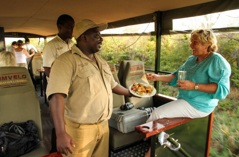 Simbabwe, Hwange Nationalpark, Elephant Express