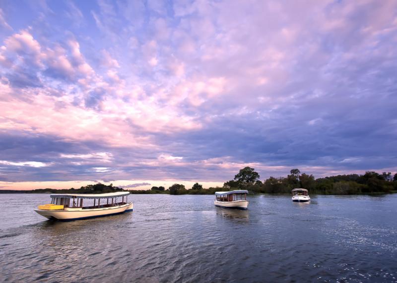 Simbabwe, Victoria Falls, Ilala Lodge, Aktivitäten, Bootsfahrt am Sambesi, Ra-Ikane River Cruise