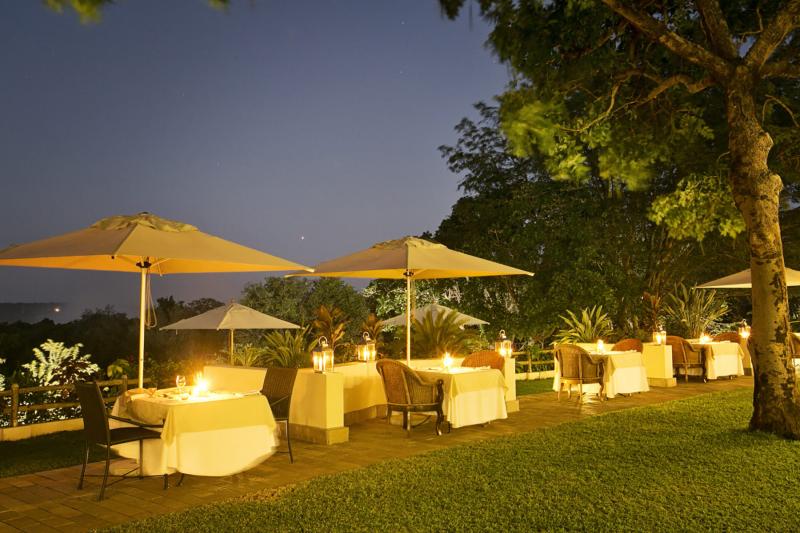 Simbabwe, Victoria Falls, Ilala Lodge, Restaurant The Palm