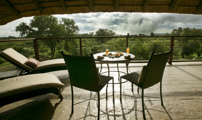 Simbabwe, Victoria Falls, Ilala Lodge, Standard Suite