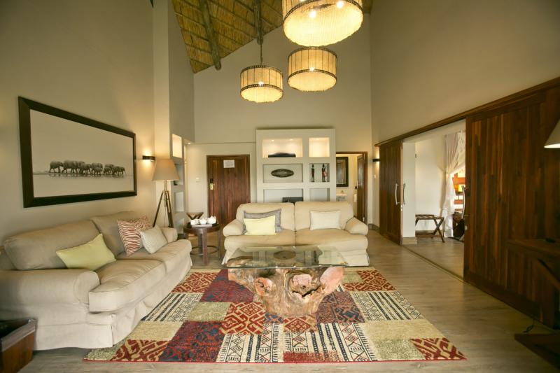 Simbabwe, Victoria Falls, Ilala Lodge, Standard Suite