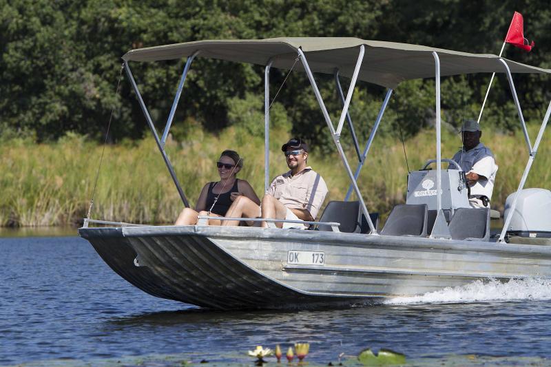 Botswana, Okavango Delta, Camp Okavango, Aktivitäten, Motorbootfahrt