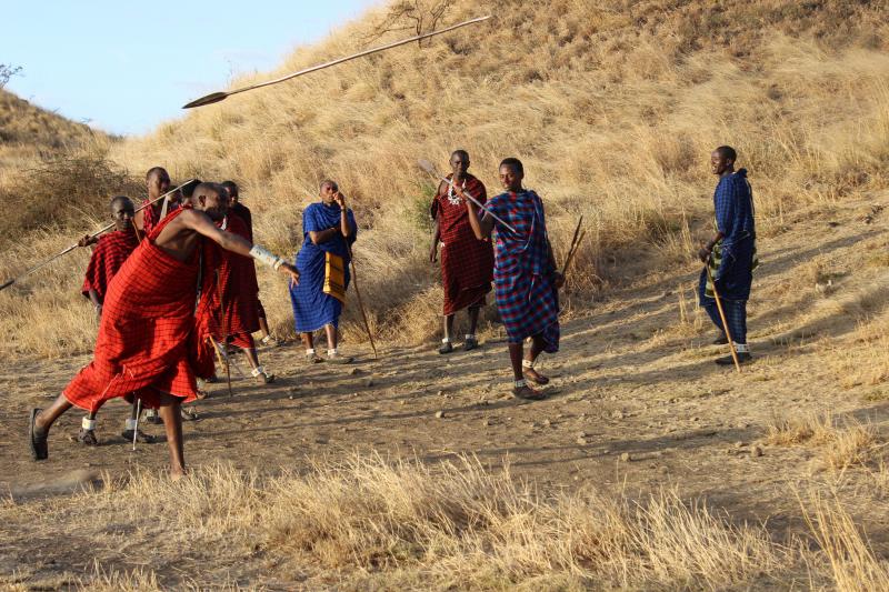 Tansania, Massai Mara, Massai, Speerwurf