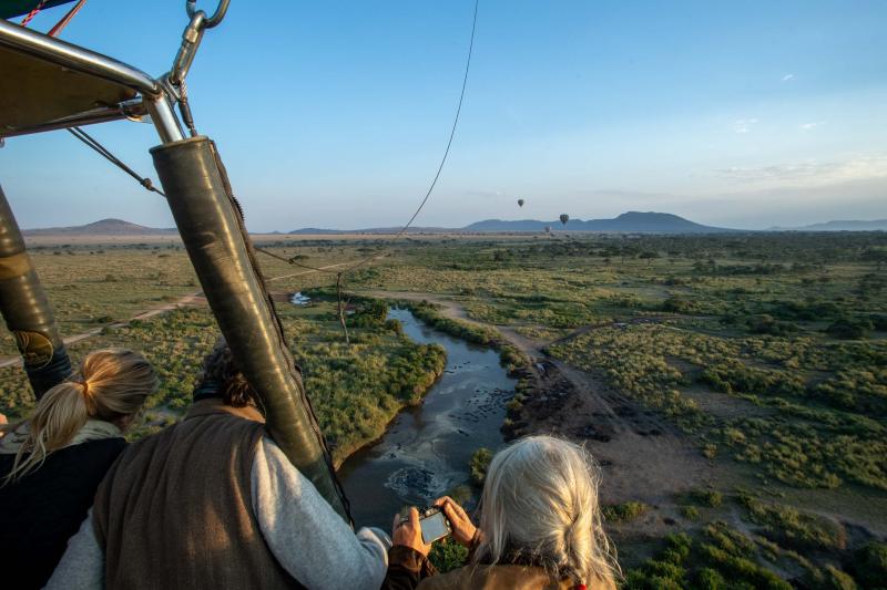 Serengeti Balloon Safaris, Nilpferde beobachten