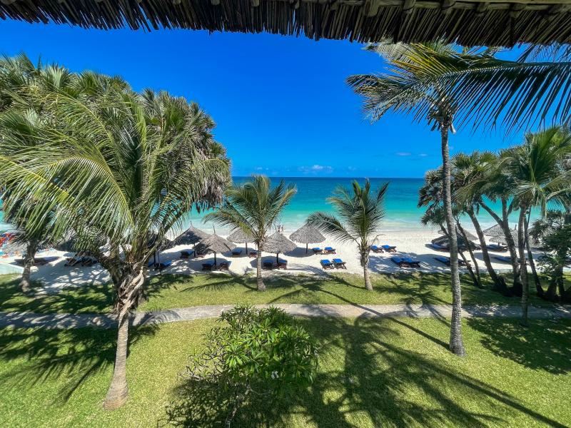 Kenia, Diani Beach, Southern Palms Beach Resort, Zimmerbeispiel Ocean Front View