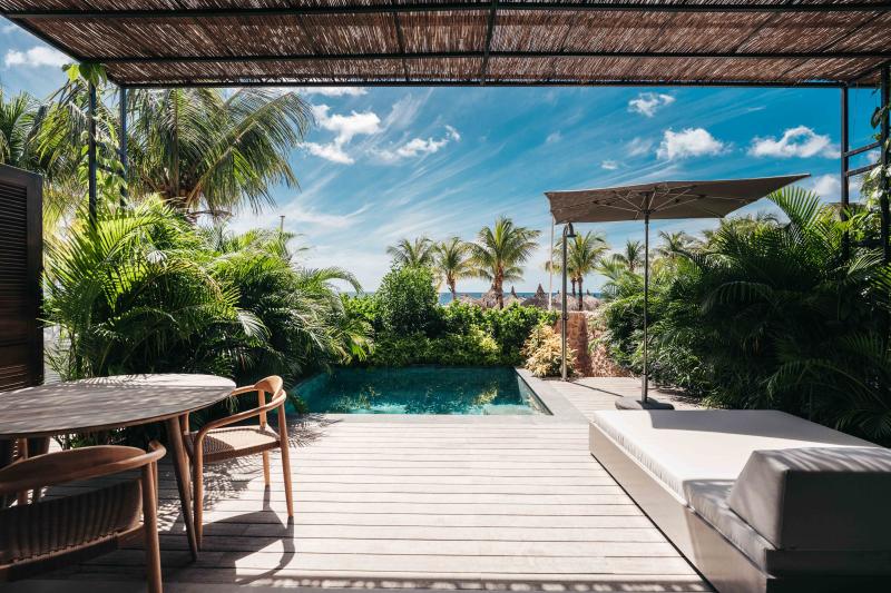 Curacao, Willemstad, Kontiki Beach Resort, Zimmerbeispiel Beach Front Suite