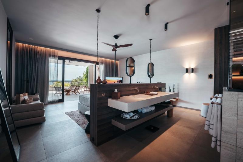 Curacao, Willemstad, Kontiki Beach Resort, Zimmerbeispiel Sea View Suite