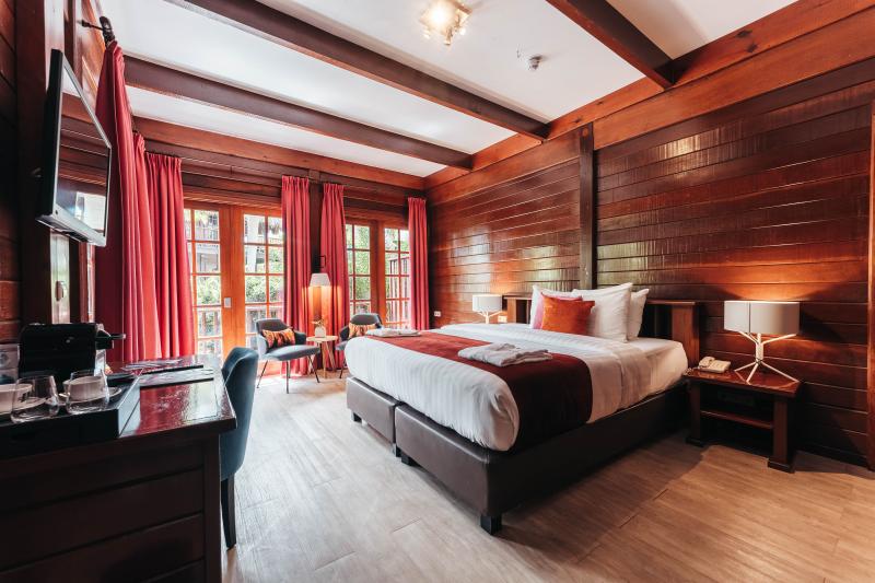 Curacao, Willemstad, Kontiki Beach Resort, Zimmerbeispiel Tropical Superior Room