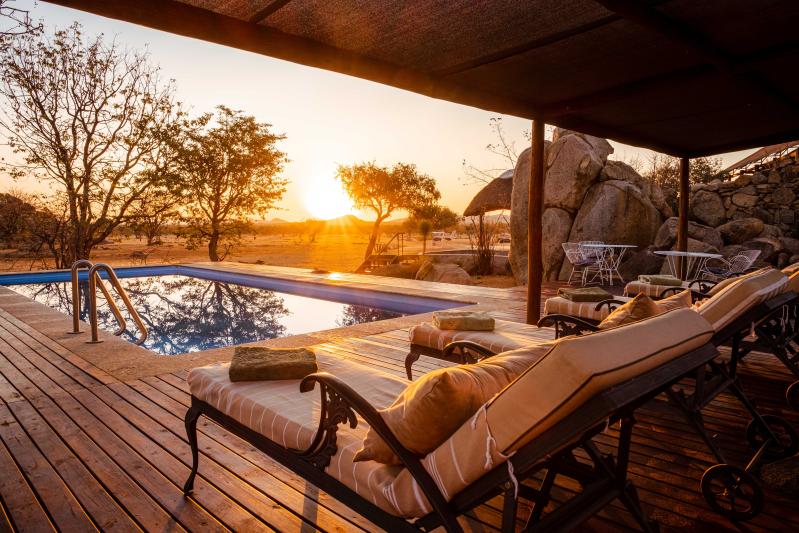 Namibia, Khorixas, Ohorongo Tented Camp, Pool