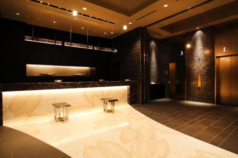 Japan, Tokyo, Hotel Monterey Hanzomon, Lobby