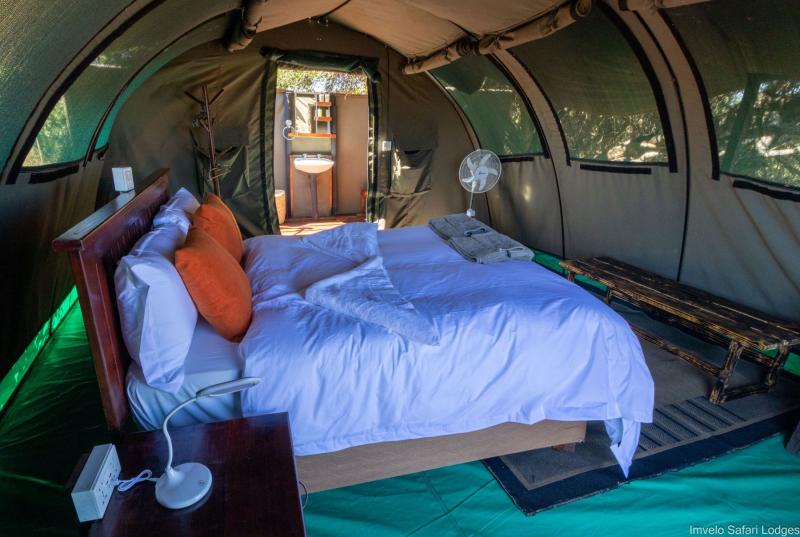 Simbabwe, Hwange NP, Jozibanini Camp
