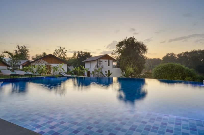Laos, Luang Prabang, The Namkhan Luang Prabang, Infinity pool
