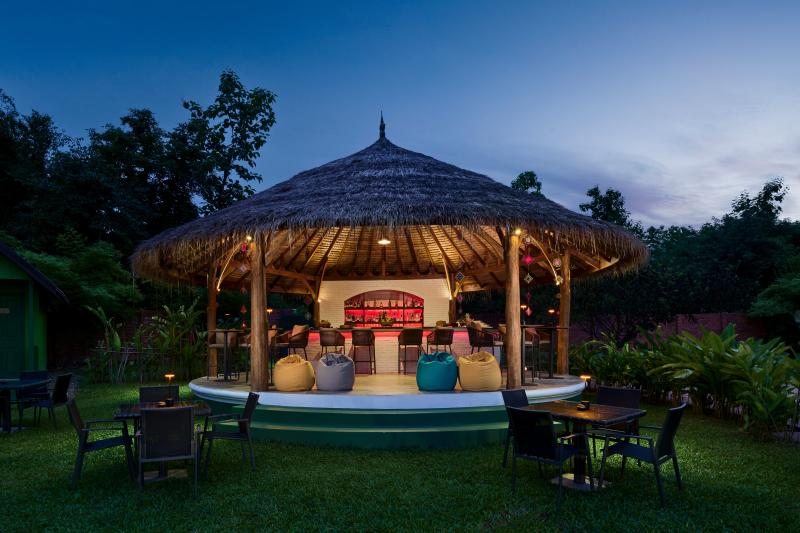Laos, Luang Prabang, The Namkhan Luang Prabang, Poolbar