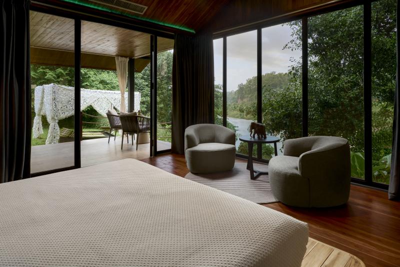 Laos, Luang Prabang, The Namkhan Luang Prabang, Zimmerbeispiel Riverfront Suite