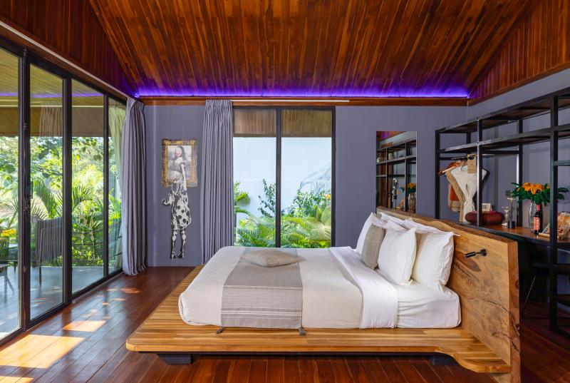 Laos, Luang Prabang, The Namkhan Luang Prabang, Zimmerbeispiel Riverview Suite